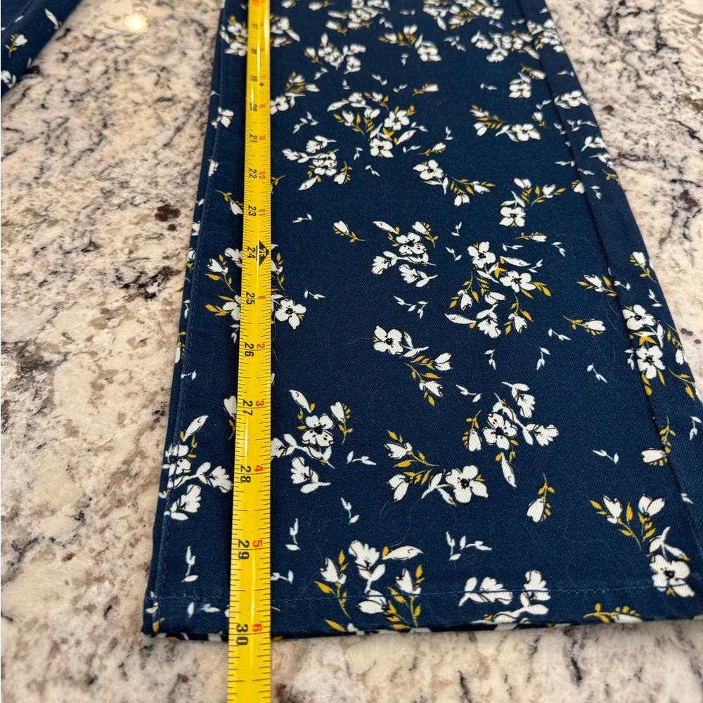 NYDJ Marilyn Straight Floral Print Jeans Size 8 Lift Tuck Technology - Picture 3 of 7
